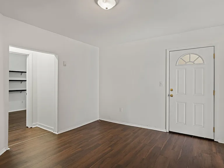 4617 Locust St #1 — Photo 8