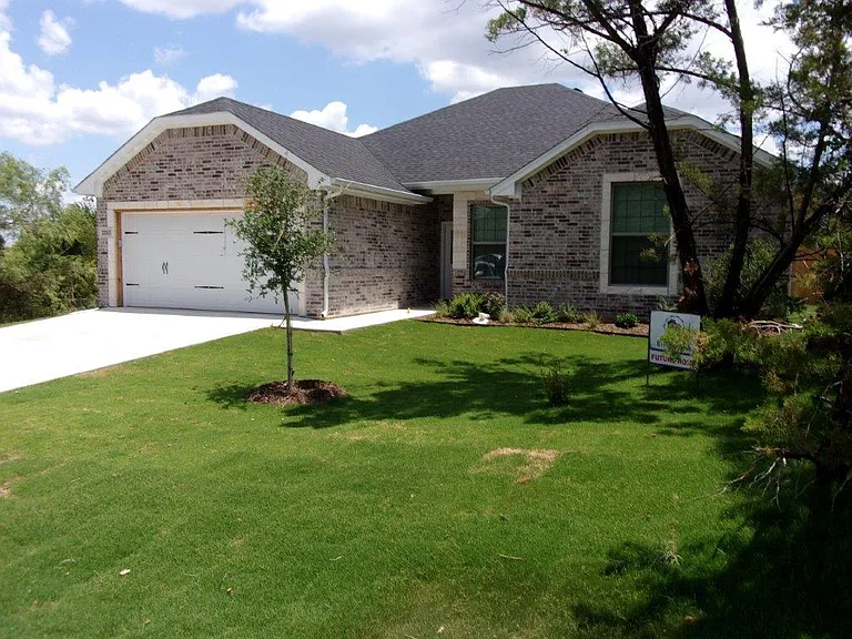 2203 Navasota St — Photo 1
