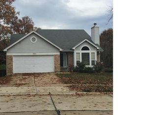 1055 Oak Glen Cir, Ballwin, MO