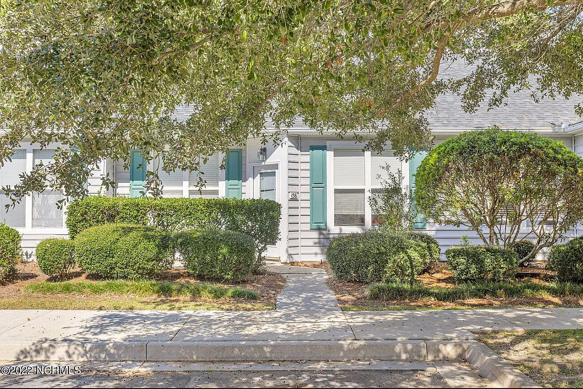 3 bed, 3.0 bath, 1376 sqft, $1,825 — Photo 1