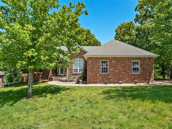 8200 Titleist Cir, Bentonville, AR 72756