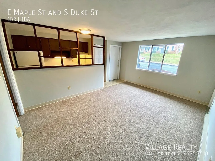 Few steps! Cozy end-unit 1-Bed apartment with balcony! — Photo 2