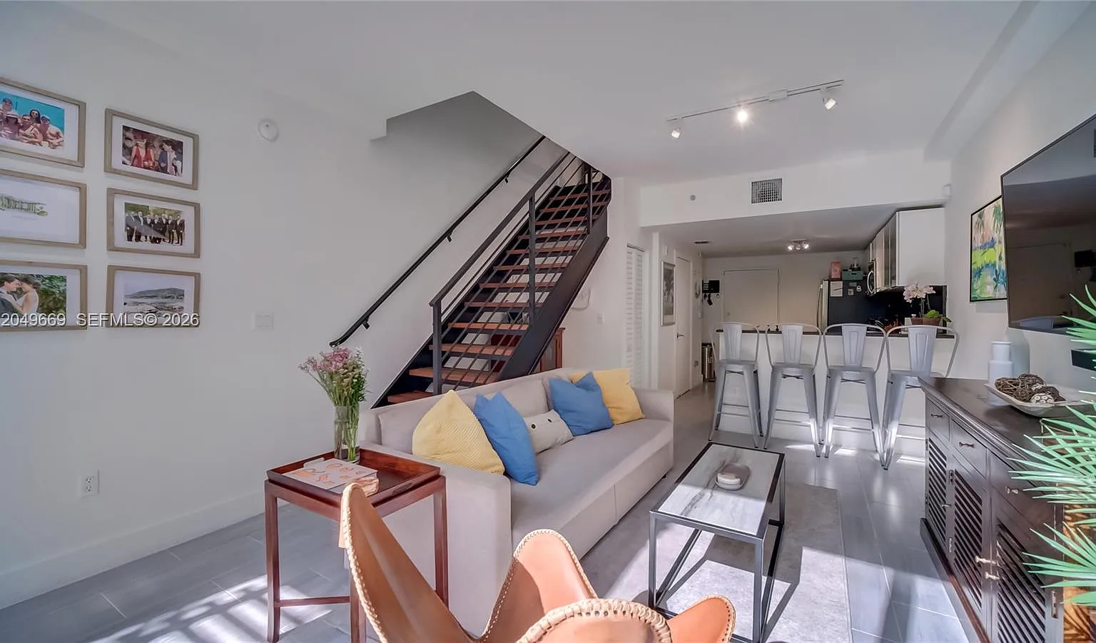 1 bed, 800 sqft, $3,899 — Photo 1