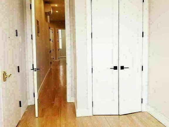 4th image of 249 Montrose Ave #1D