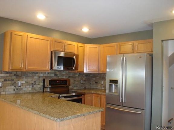 4th image of 10351 Oak Park Blvd