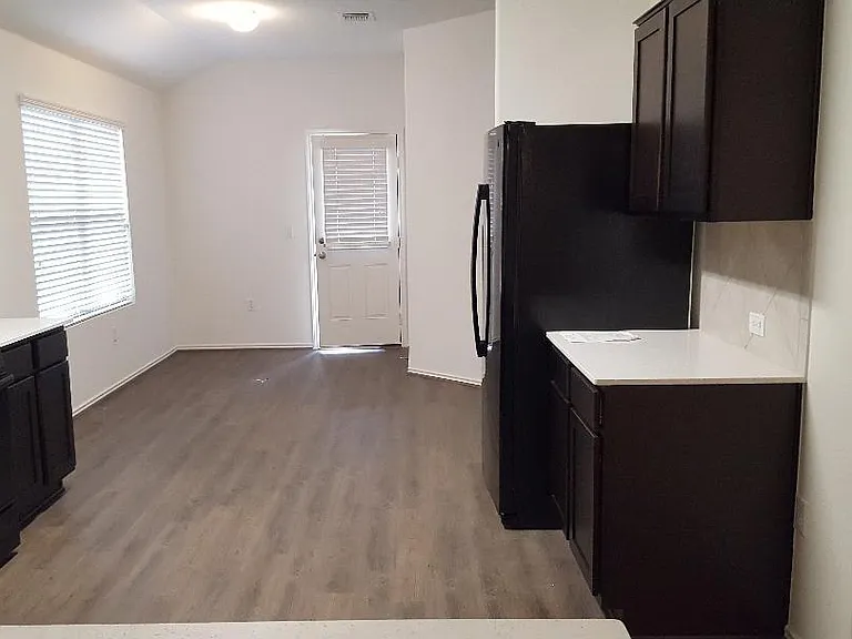7200 Dungarees Way — Photo 3