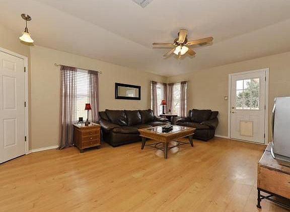 5th image of 1008 Brashear Ln