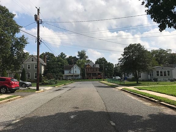 4th image of 320 N Pearl St