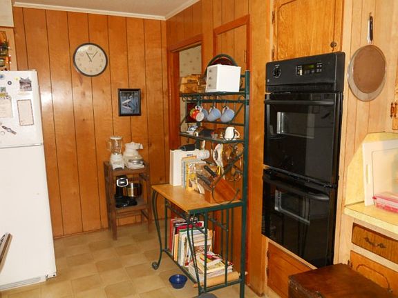 5th image of 704 Camellia Dr