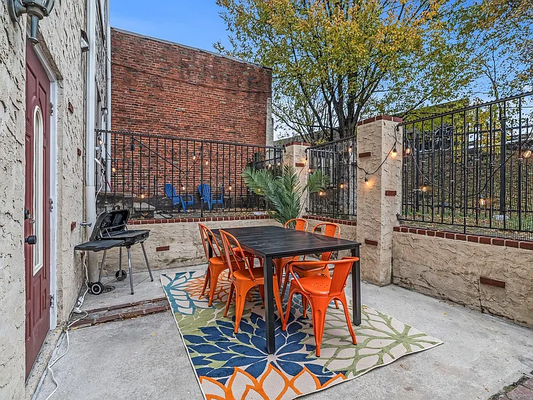 354 N Front St #1 — Photo 34