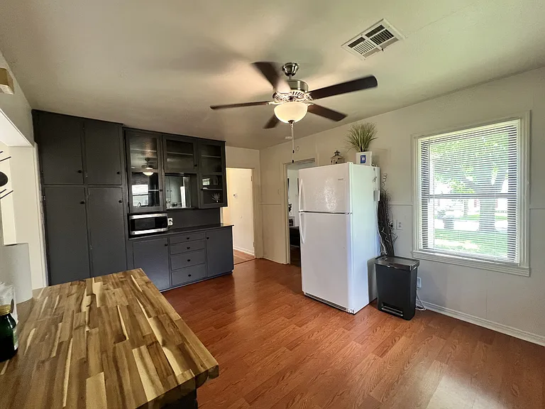1519 S 43rd St — Photo 15