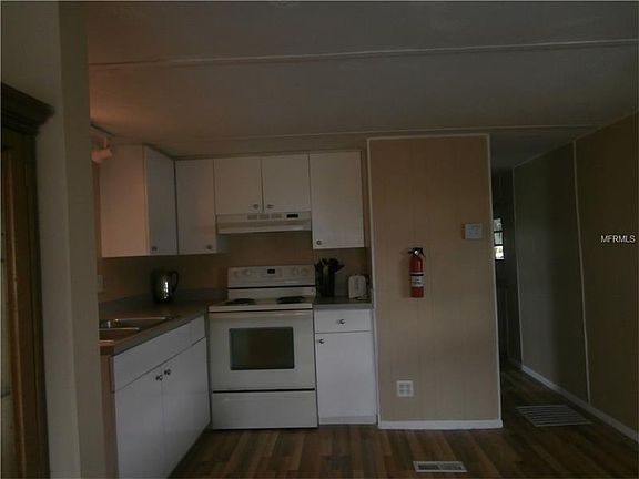 4th image of 4845 Plymouth Dr