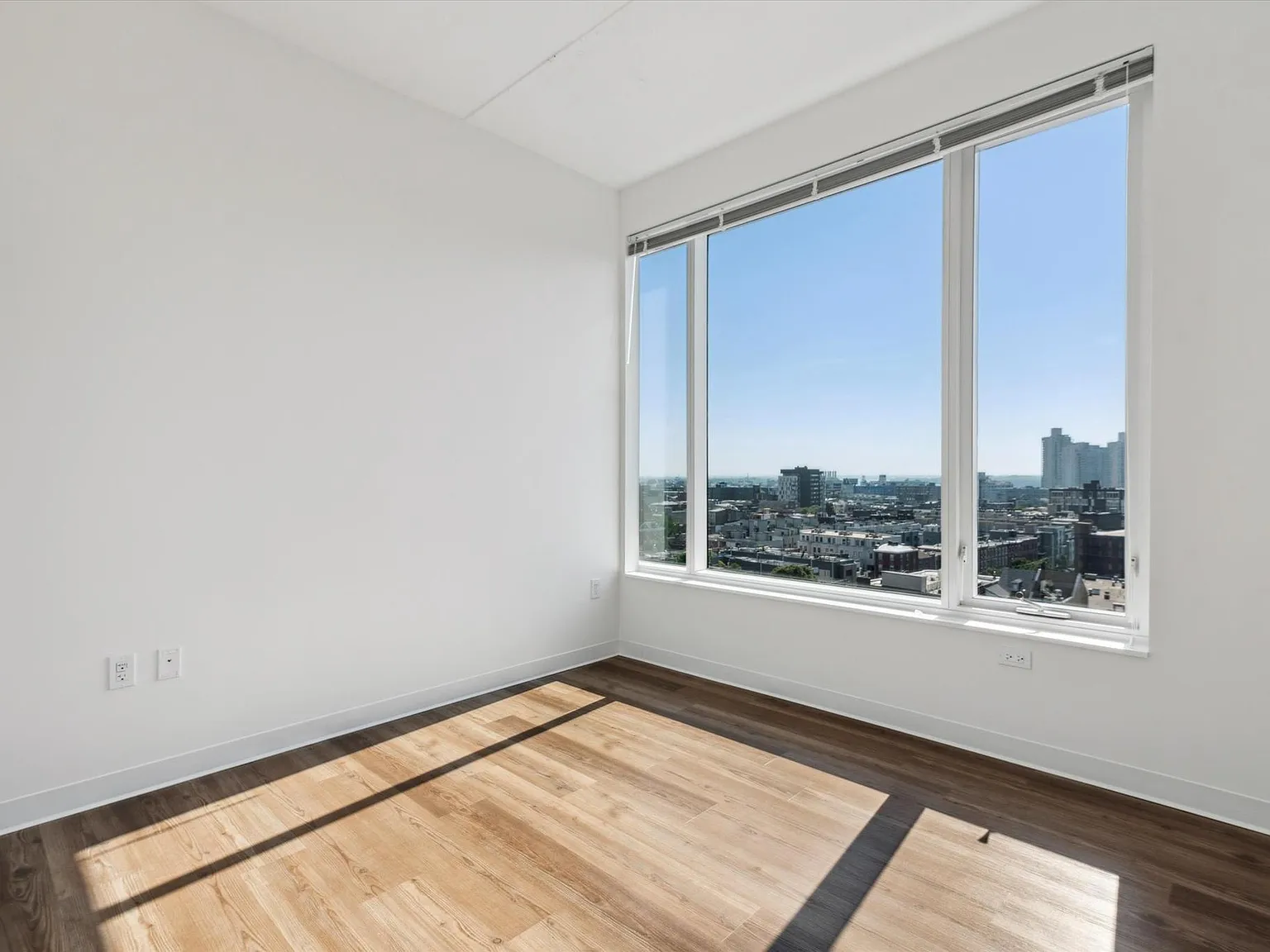 2 bed, 1100 sqft, $2,825 — Photo 4