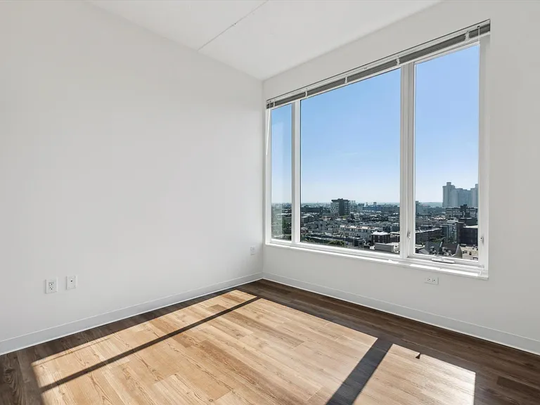 569 N 5th St #610 — Photo 4