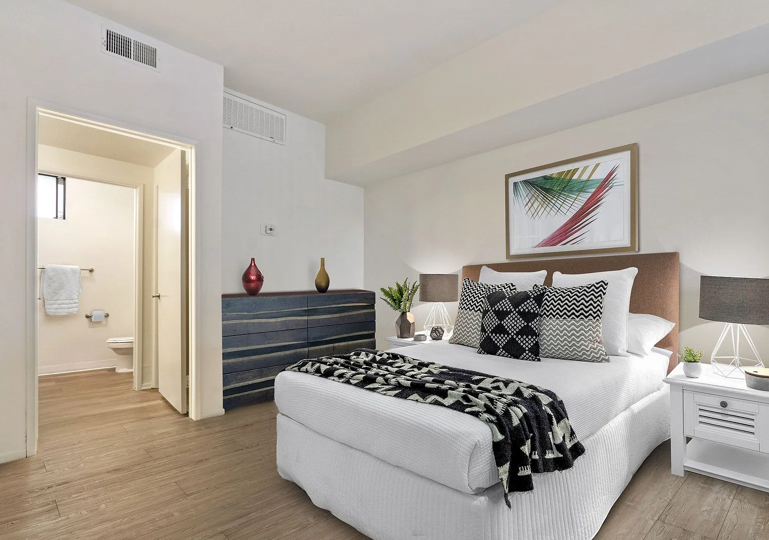 Park Overland Apartments — Photo 3