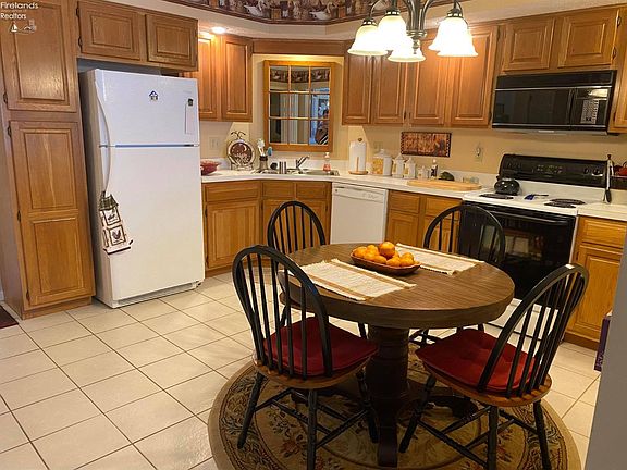 5th image of 1003 Brittany Dr