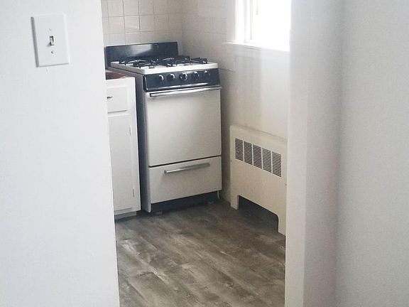 3rd image of 87 Winthrop Shore Dr APT 7A