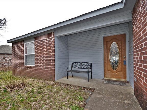 2nd image of 35 Burnett Cir