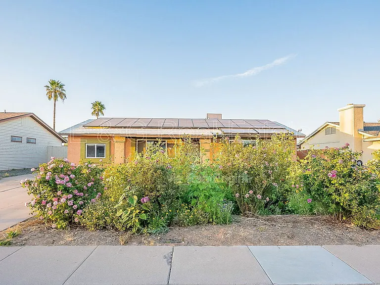 1022 W Apollo Ave — Photo 5