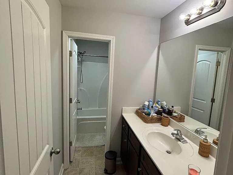 518 Tulip Ln — Photo 17