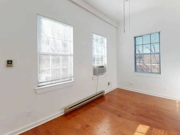 4034 Calvert St NW #5 — Photo 7
