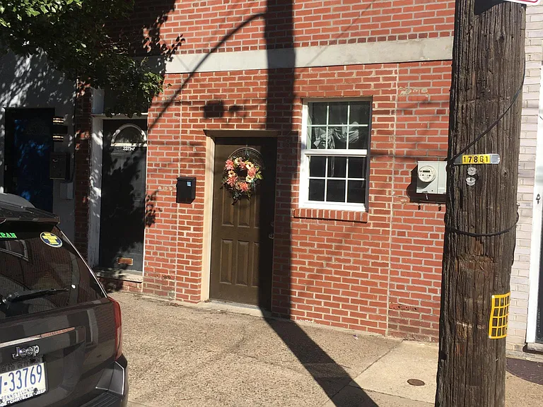 2371 E Letterly St #B — Photo 11
