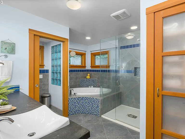3030 NW Cornell Rd — Photo 22
