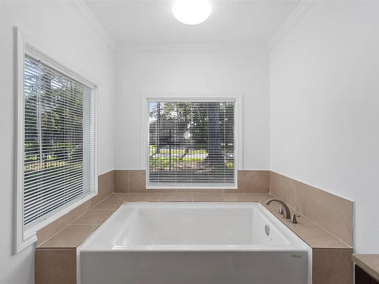 500 Shirleen Dr — Photo 26