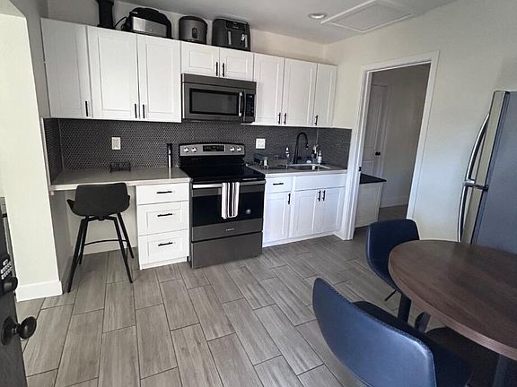 2nd image of 2114 W San Juan Ave