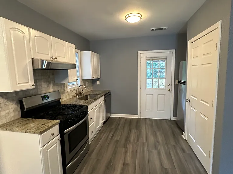 567 N Marietta Pkwy NE — Photo 17