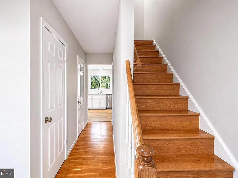 11 Noblewood Ct — Photo 3