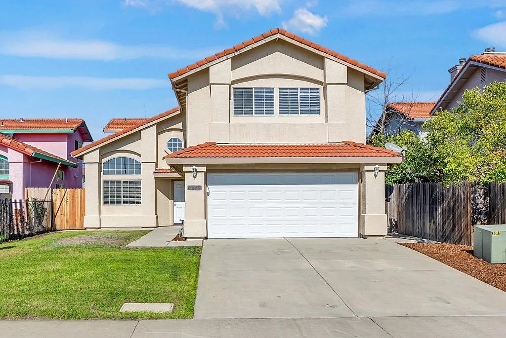 2871 Lock Ave photo 1