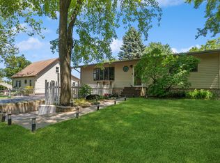 5508 Fox Lake Rd, McHenry, IL 60051