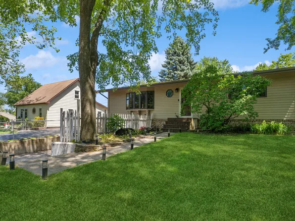 5508 Fox Lake Rd, McHenry, IL 60051