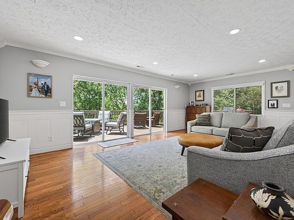 4th image of 1509 Lark Ln