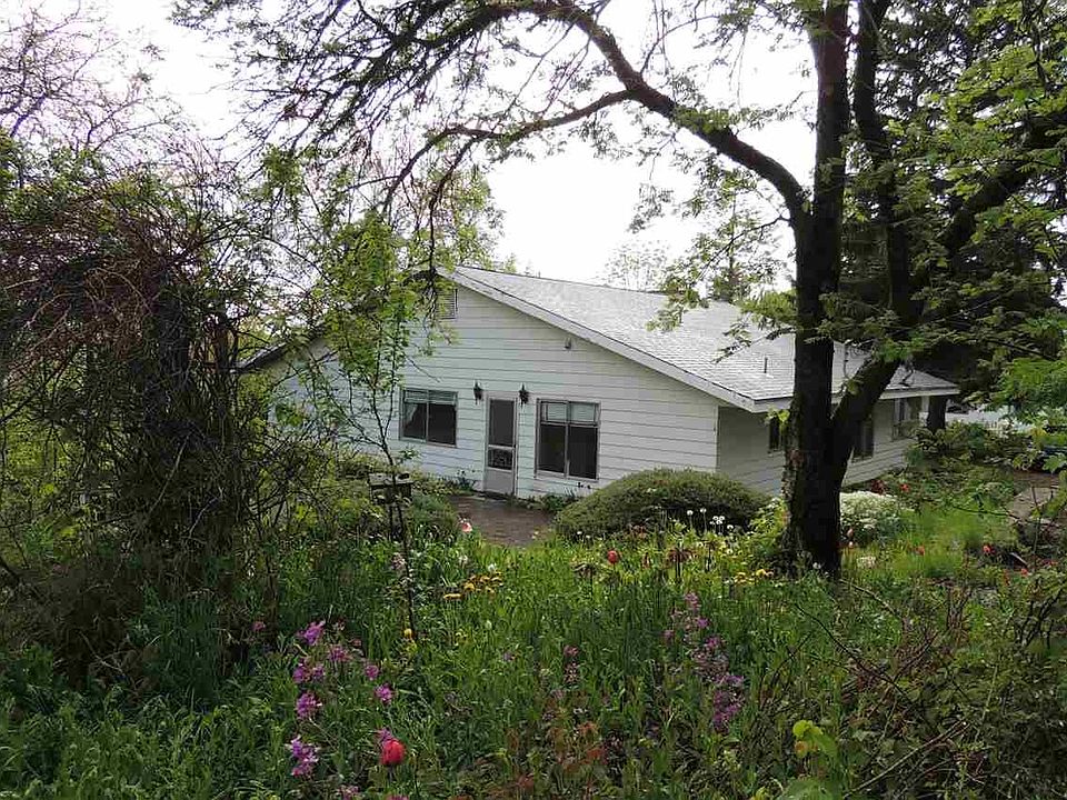 1st image of 300 E Mohr St
