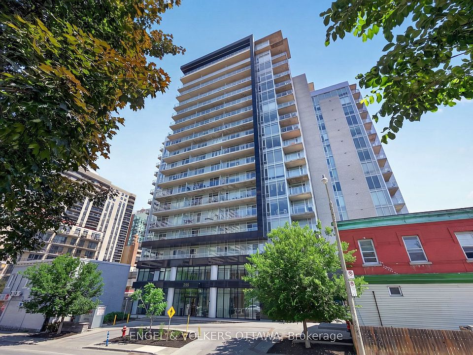 1st image of 255 Bay St #816