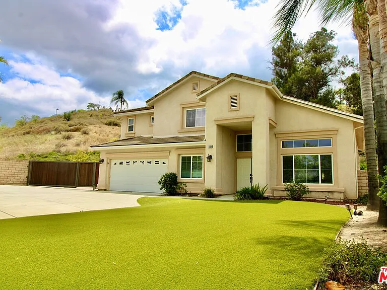 1124 Acapulco Ave — Photo 3