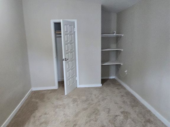 5th image of 515 Elkhart Ave