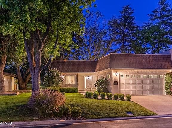 2nd image of 2647 Lakewood Pl