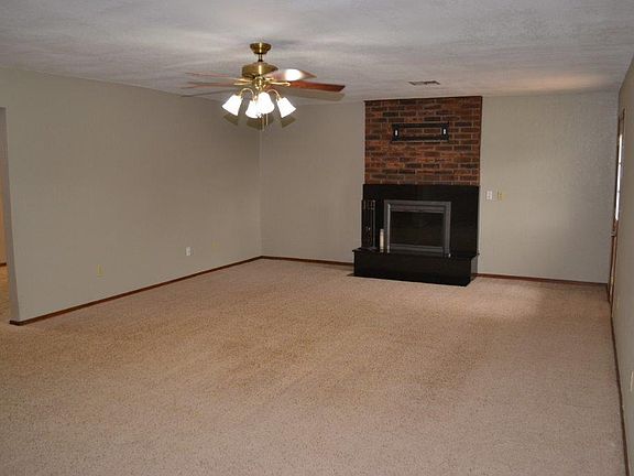 3rd image of 11512 Cedar Valley Dr