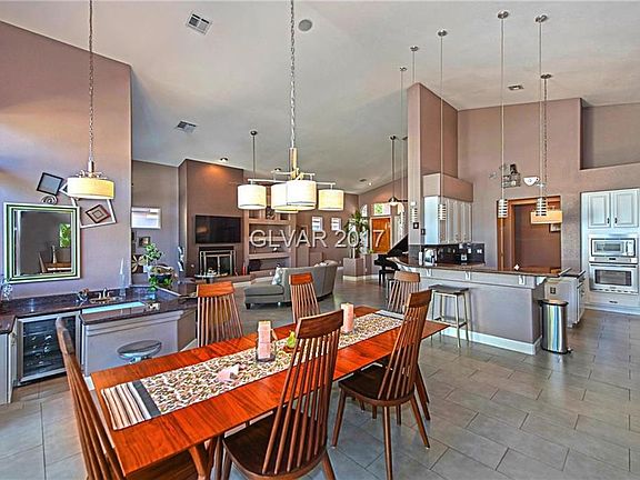 3rd image of 529 Summer Mesa Dr