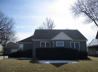 107 W Vinton St, Coggon, IA