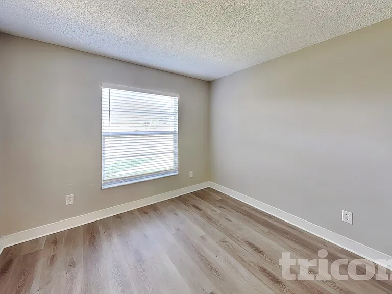 1020 Red Oak Cir — Photo 11