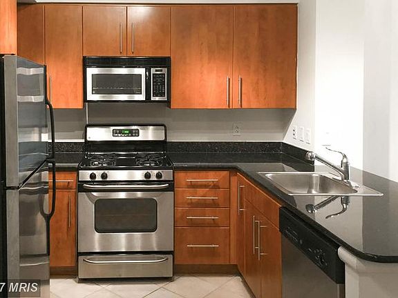 2nd image of 1021 N Garfield St APT 547