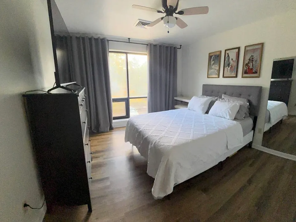 211 Heritage Blvd #301