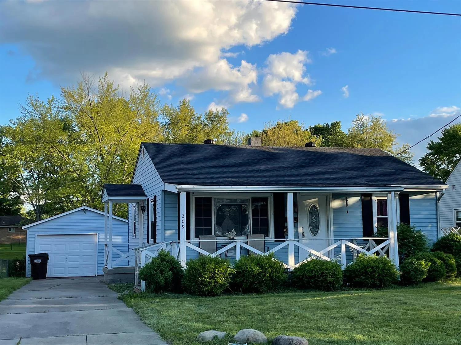 209 E Home Ave photo 1