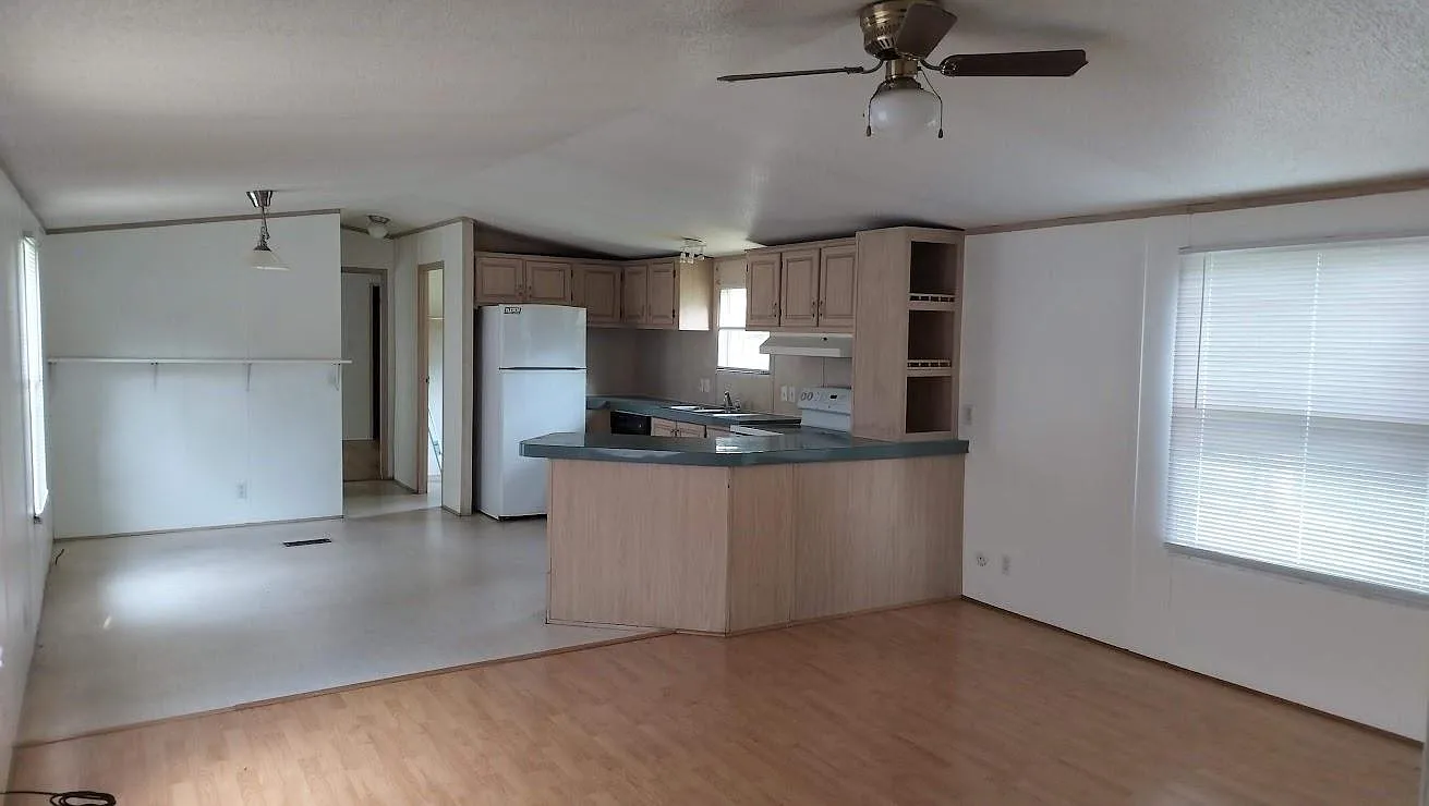2 bed, 2.0 bath, 1056 sqft, $1,600 — Photo 3