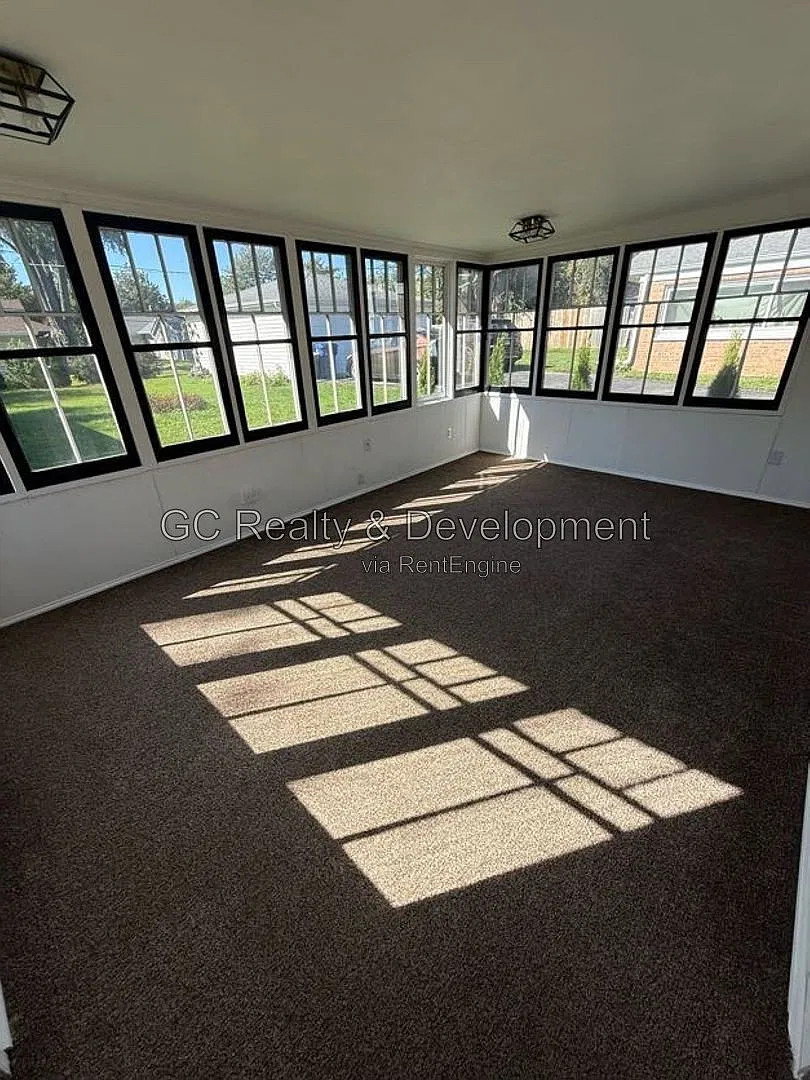 2 bed, 1.0 bath, 1250 sqft, $2,150 — Photo 2