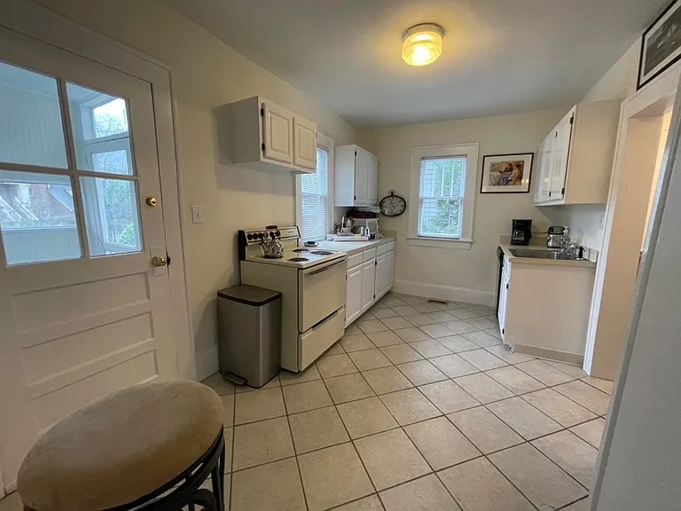 218 Circle Ave — Photo 17